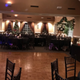 Holiday Setting in the Banquet room